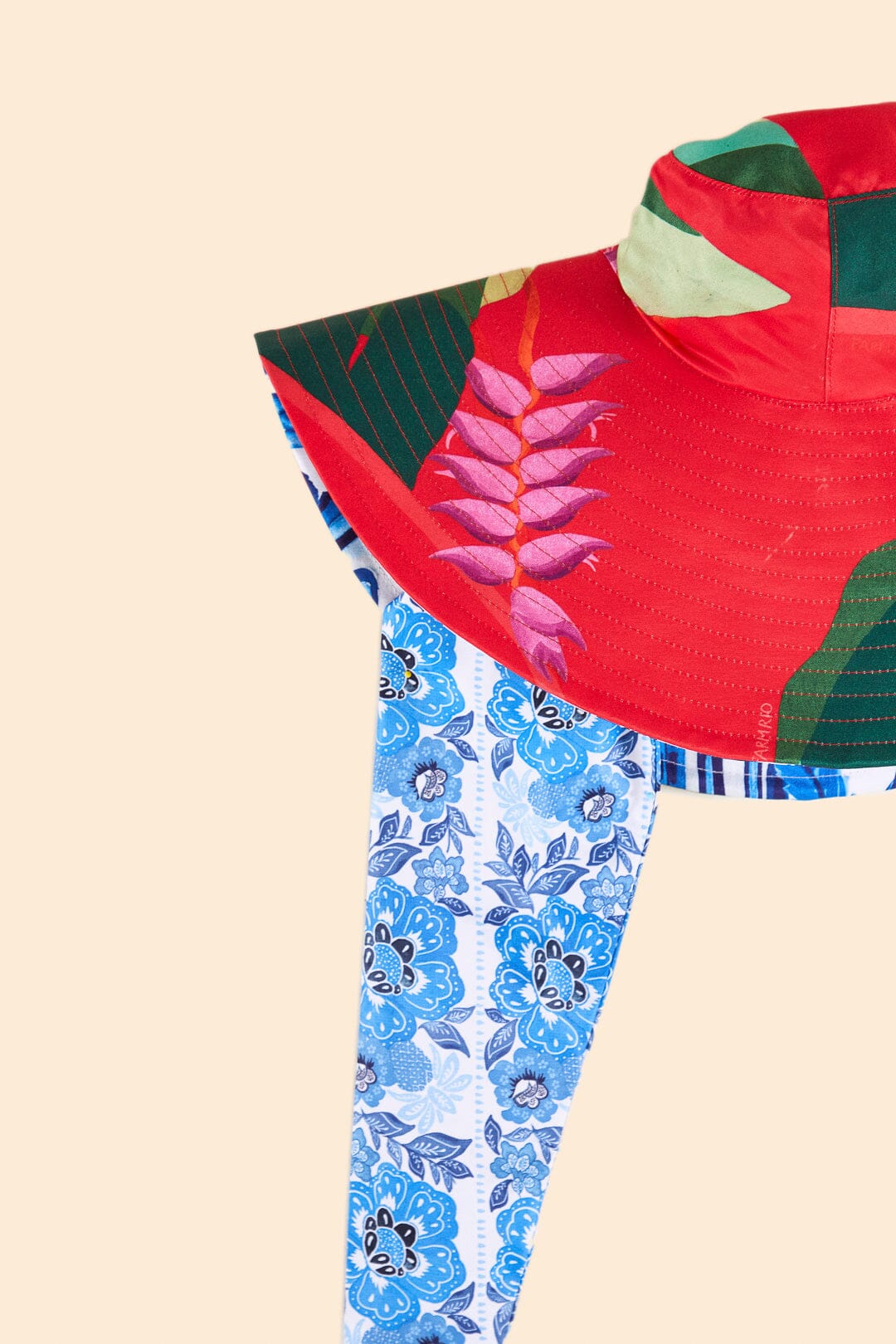 Farm Rio Heliconia Red Hat
