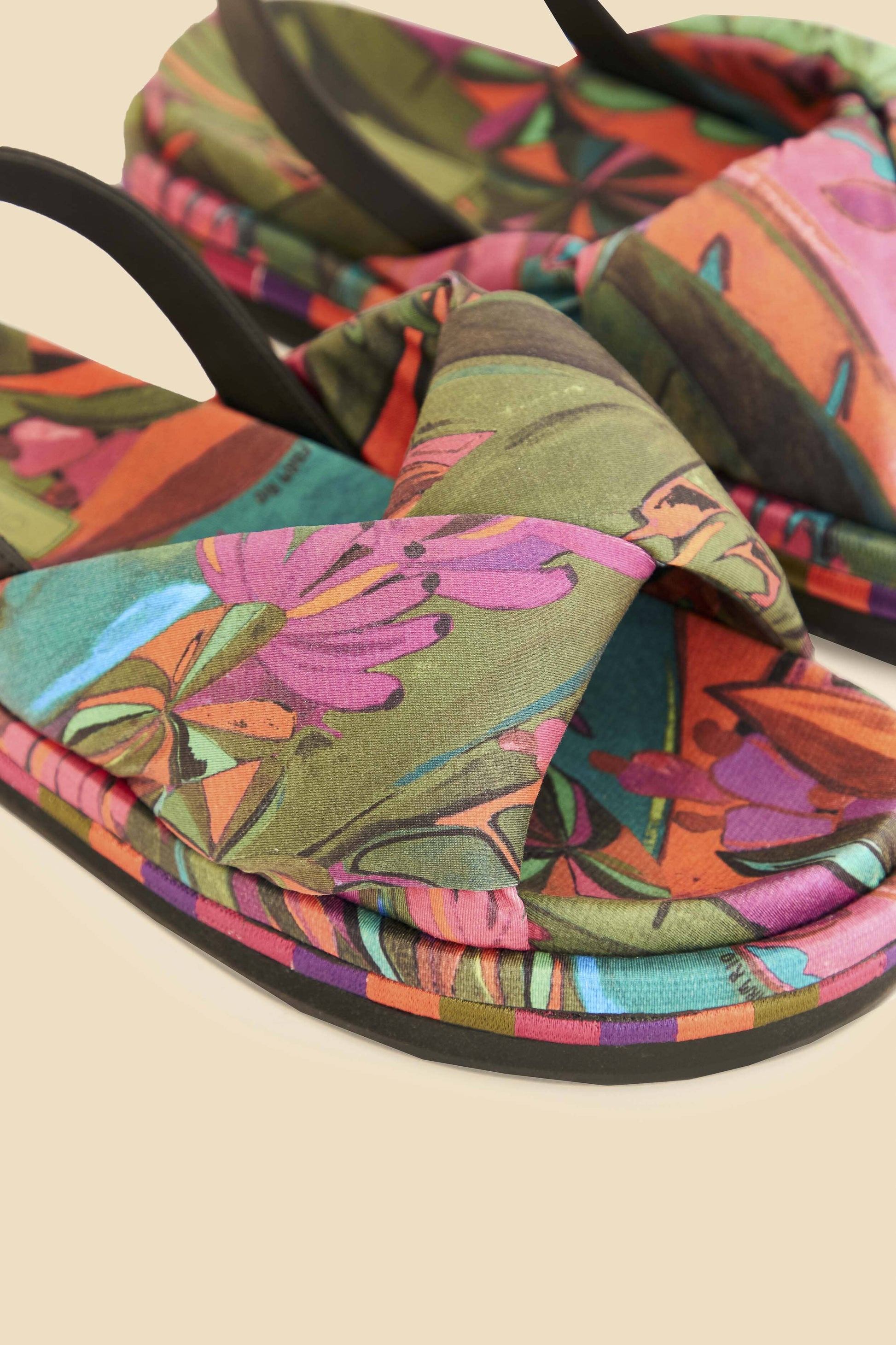 Farm Rio Banana Leaves Puffy Flat Sandal