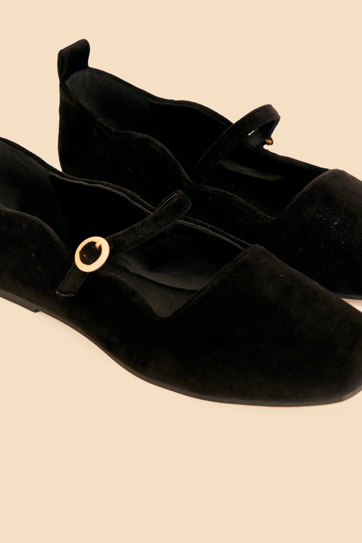 Farm Rio Black Pointed Toe Pump