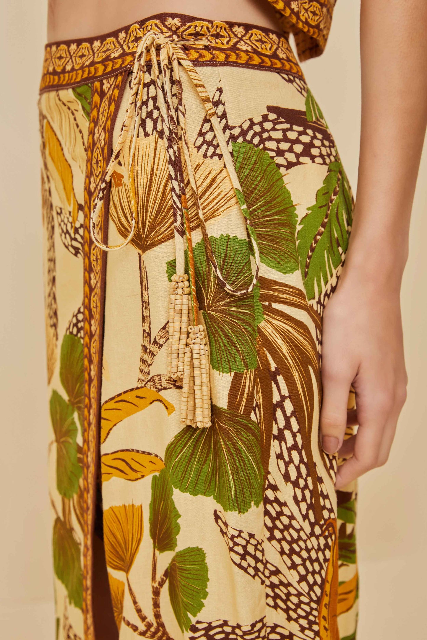  Sand Foliage Sketch LENZING™ ECOVERO™ Euroflax™ Midi Skirt
