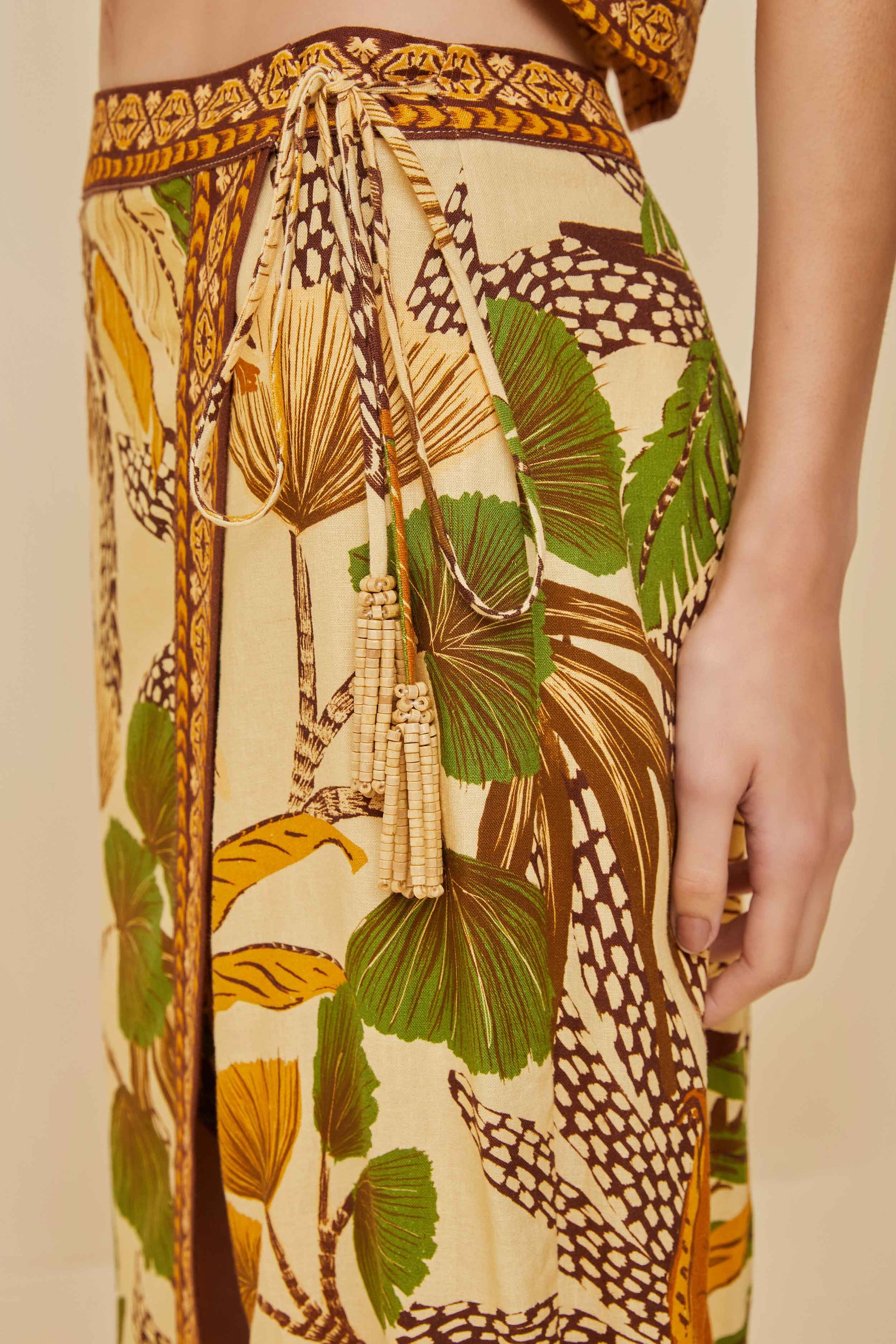  Sand Foliage Sketch LENZING™ ECOVERO™ Euroflax™ Midi Skirt