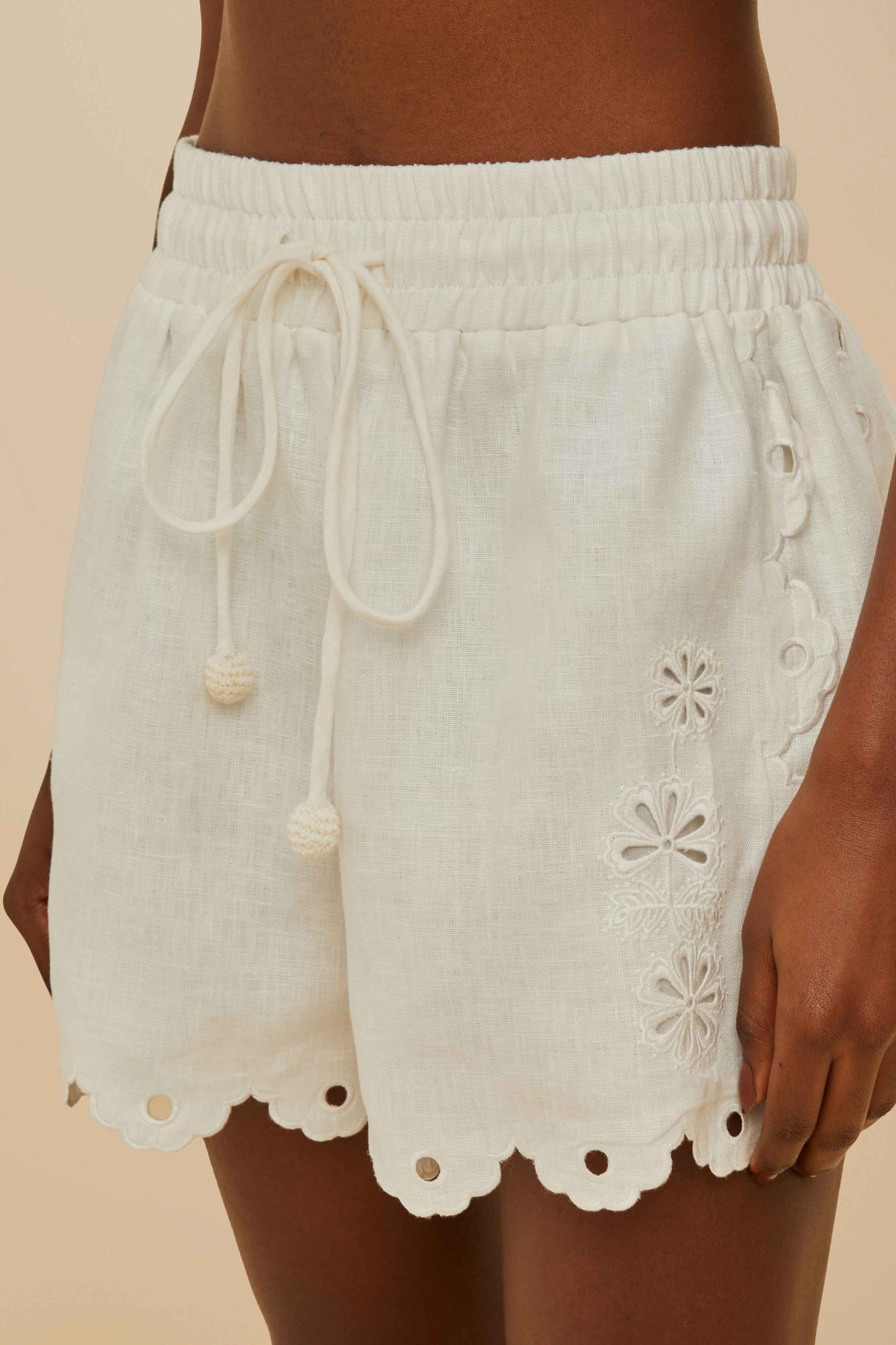  Off-White Flowers Richelieu Euroflax™ Premium Linen Shorts