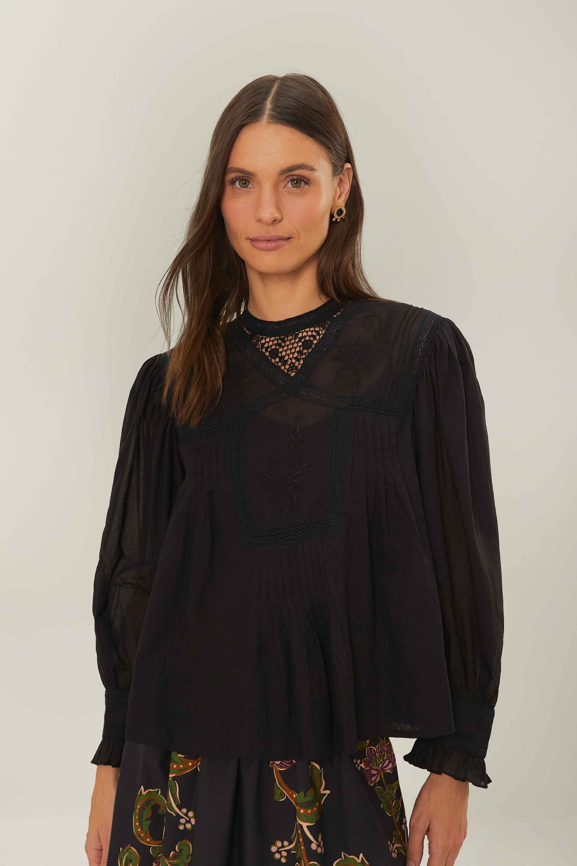  Black Short Sleeve Collar Blouse