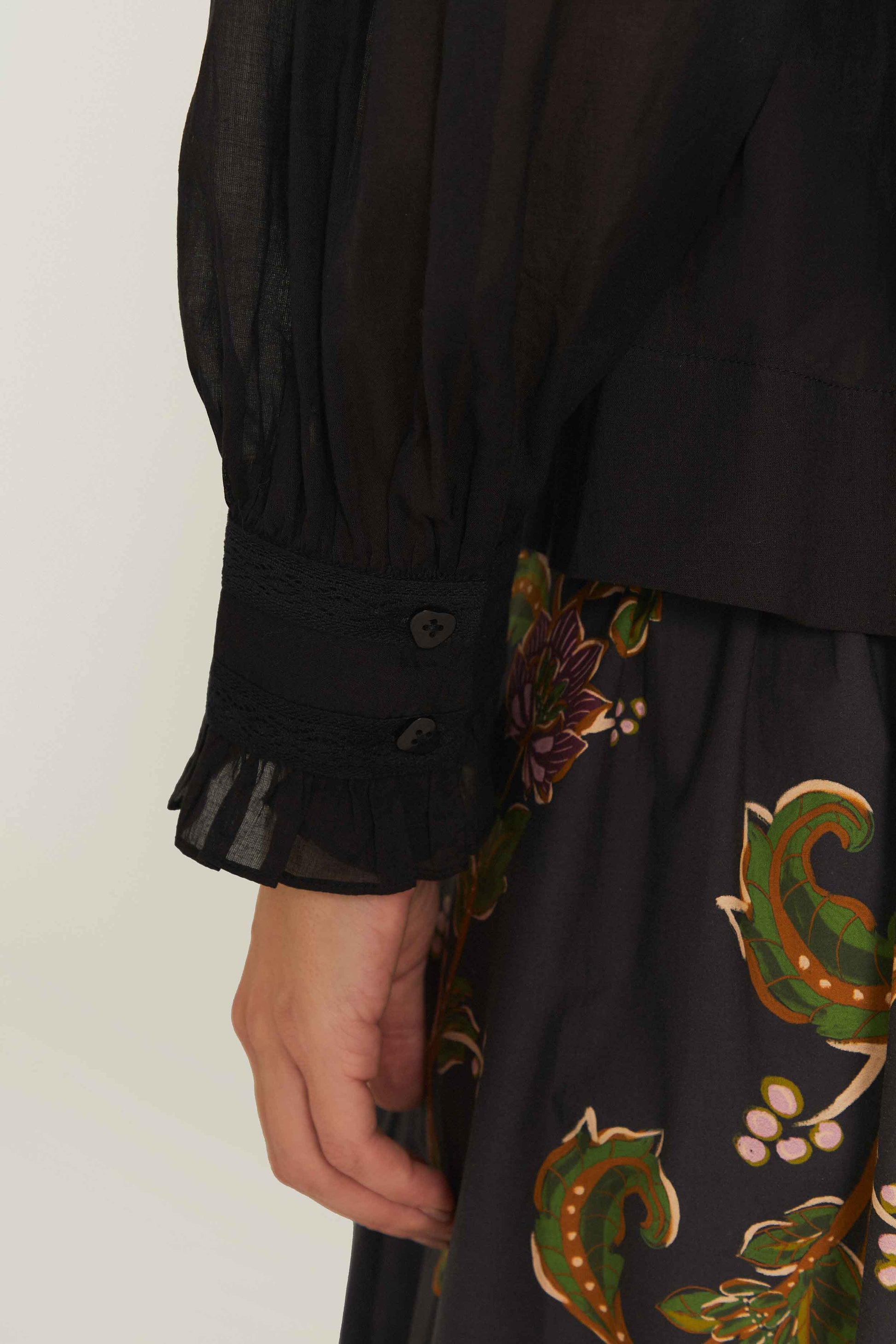  Black Short Sleeve Collar Blouse