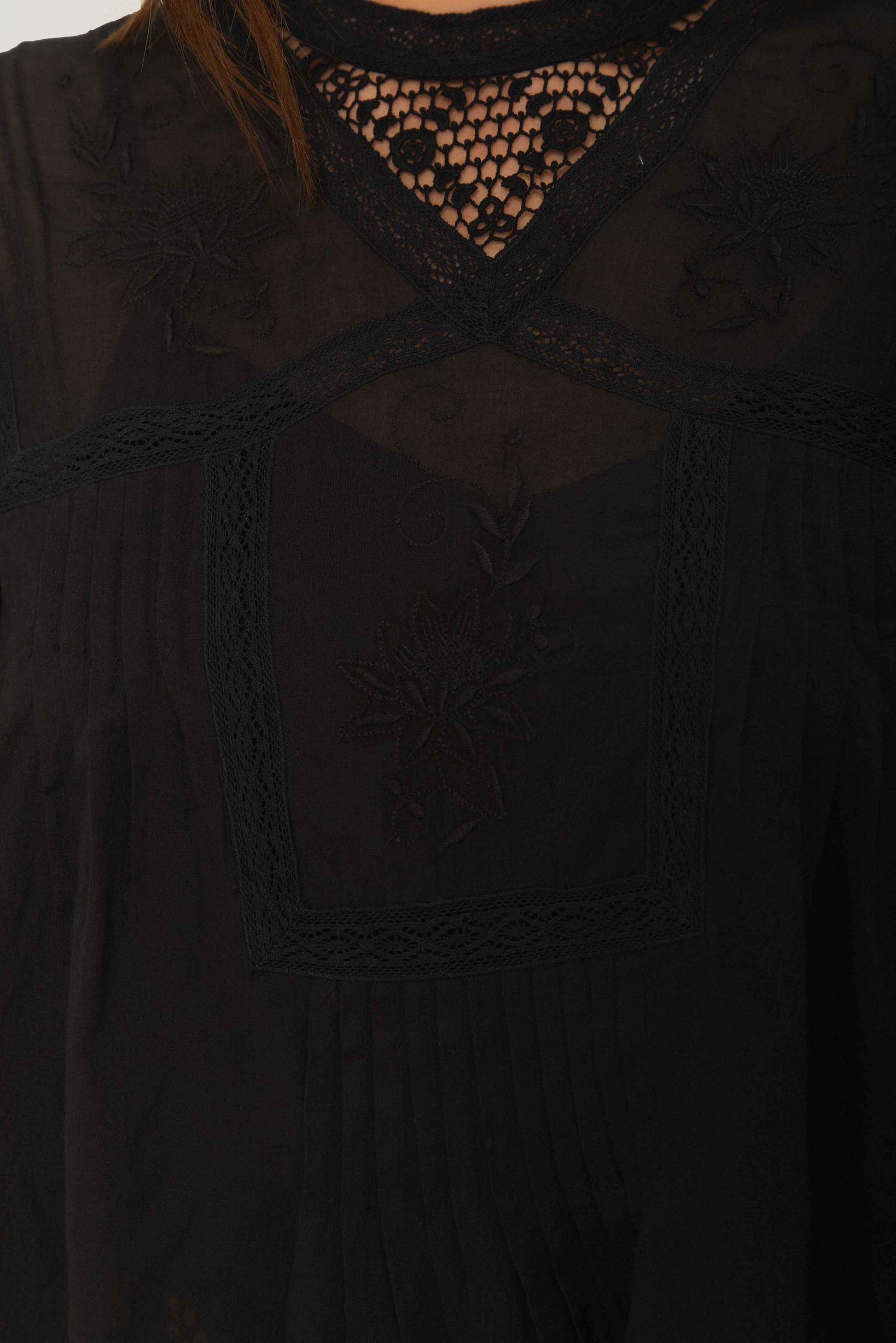  Black Short Sleeve Collar Blouse
