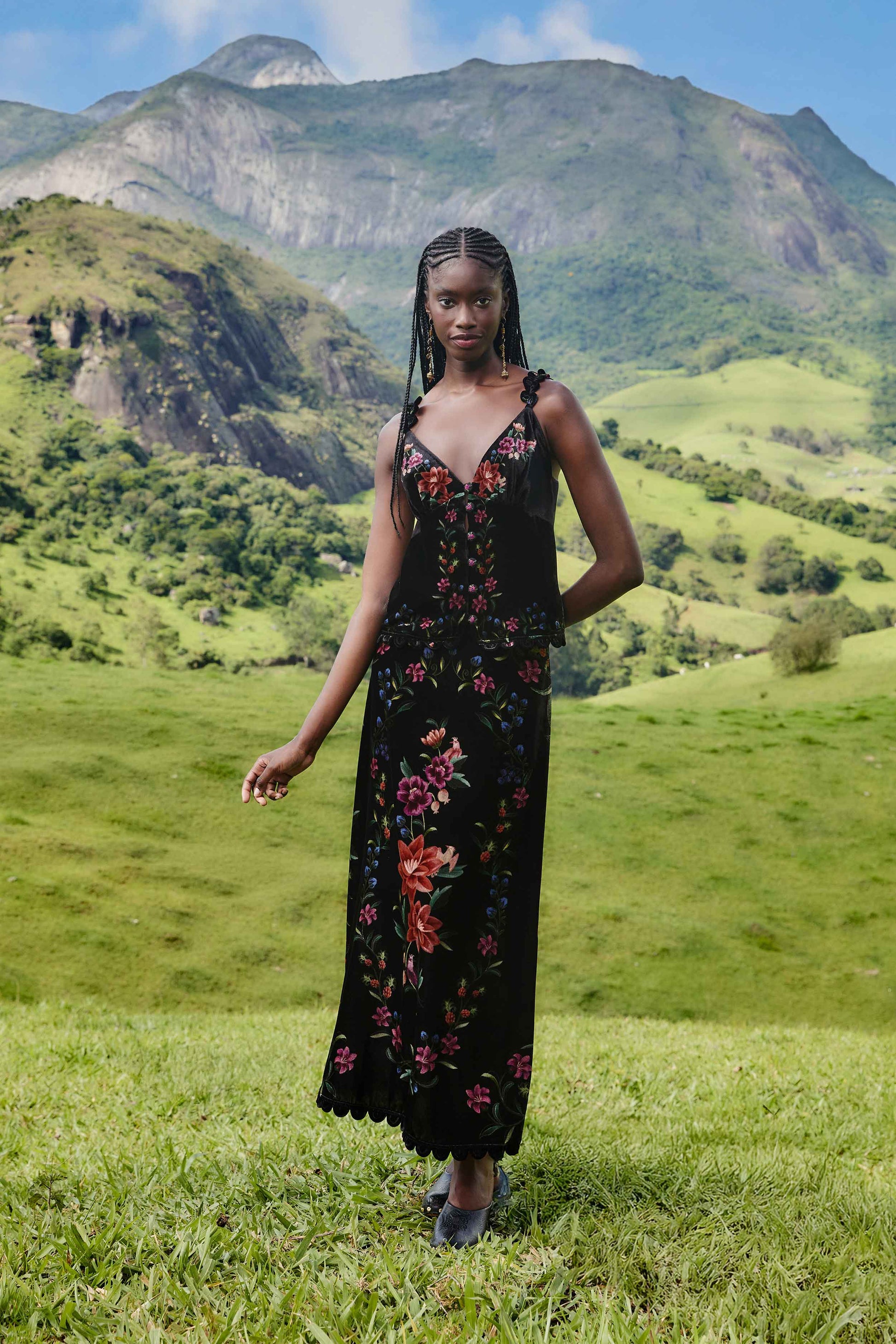 Farm Rio Black Belle Garden Scallop Hem Midi Skirt