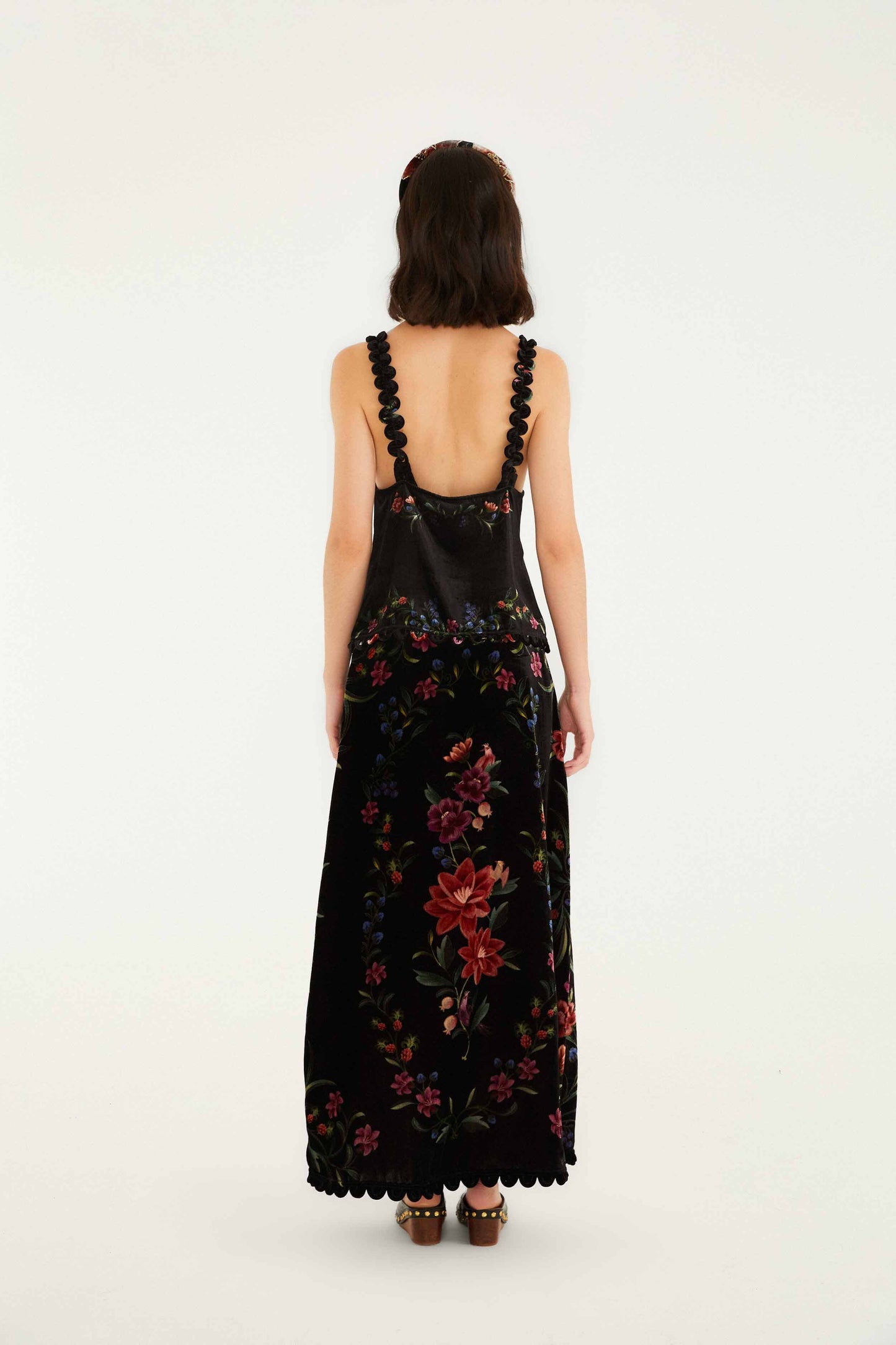 Farm Rio Black Belle Garden Scallop Hem Midi Skirt
