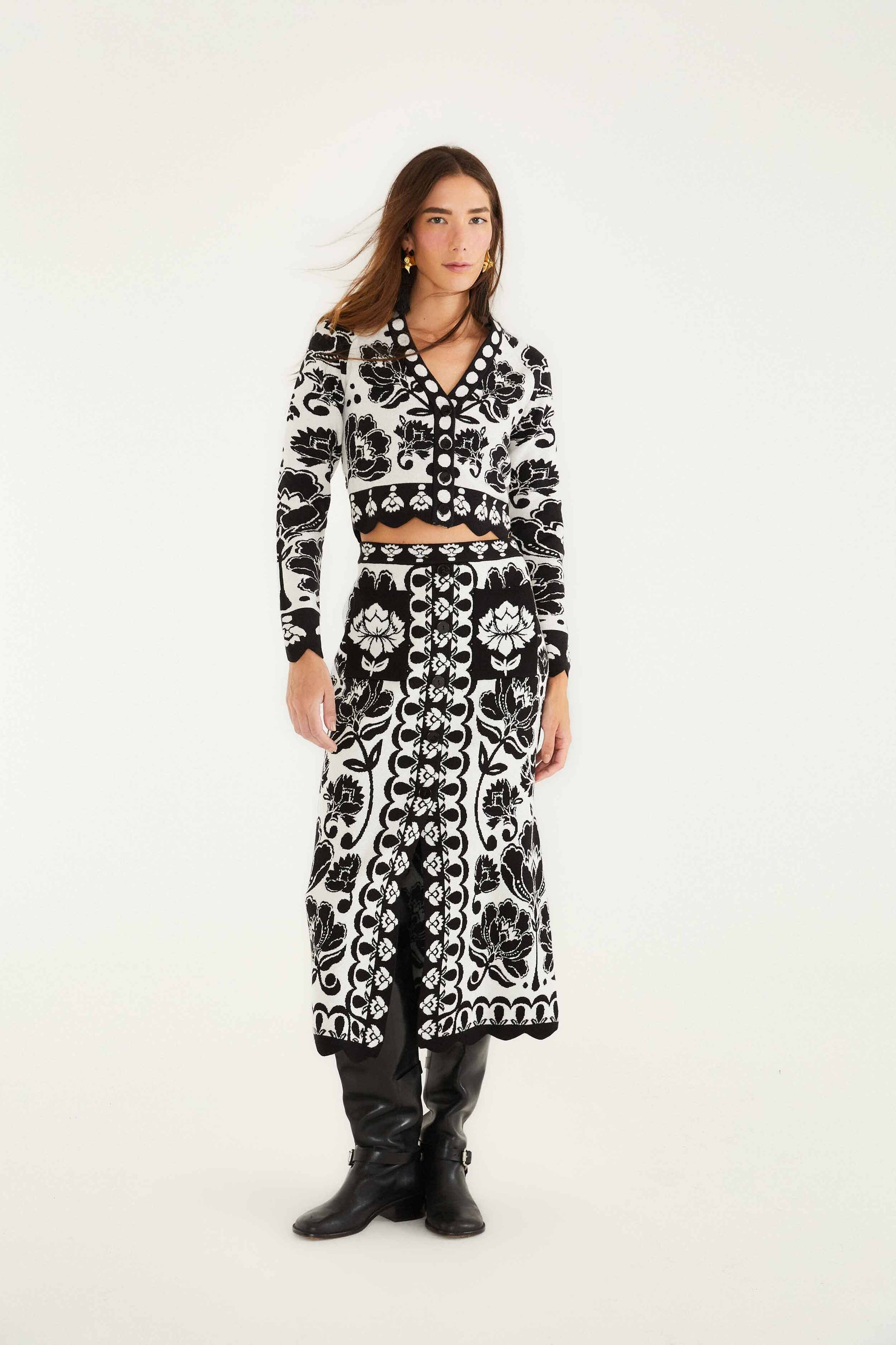 Farm Rio Black & White Floral Arabesque Knit Skirt