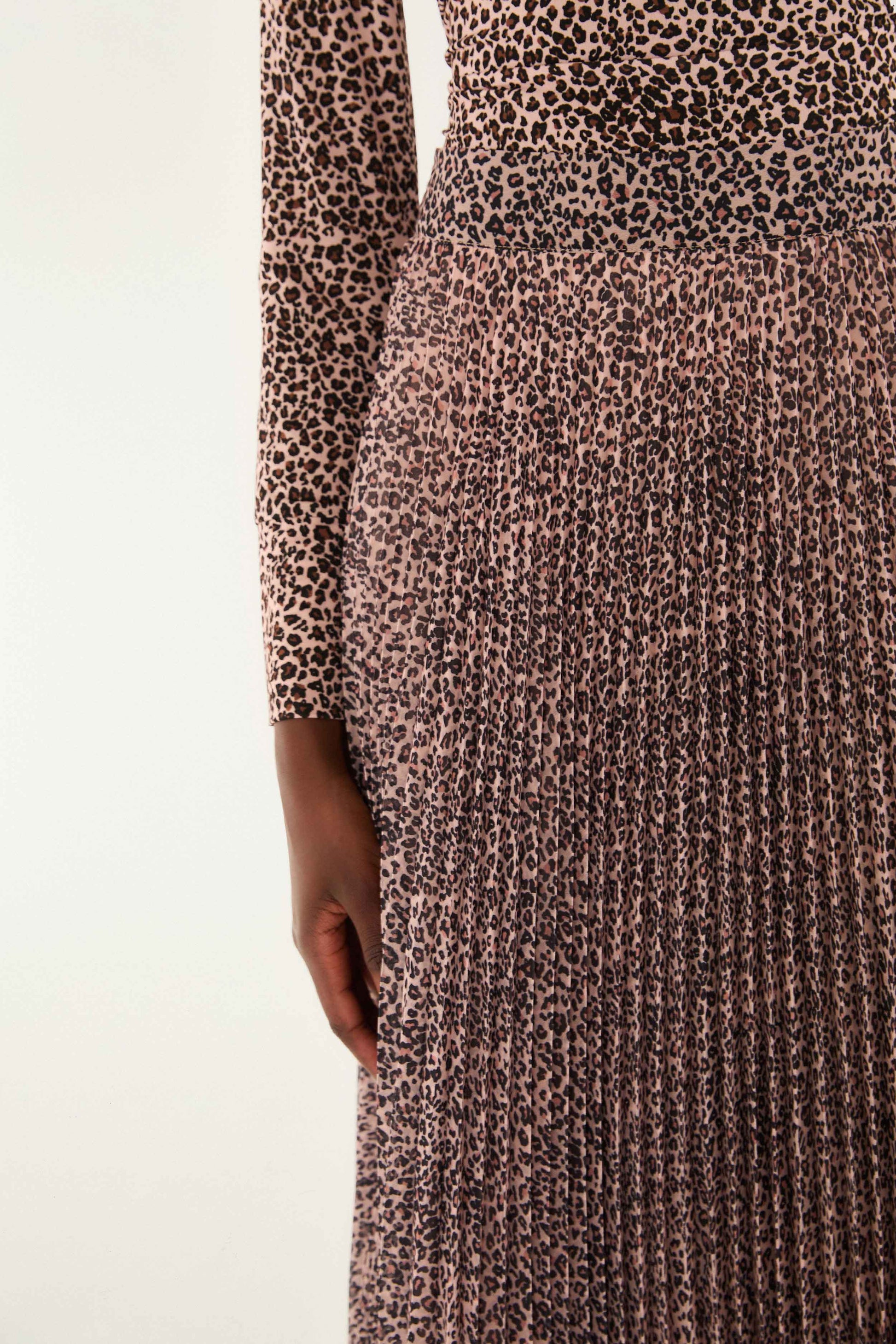 Farm Rio Pink Baby Leopard Pleated Maxi Skirt